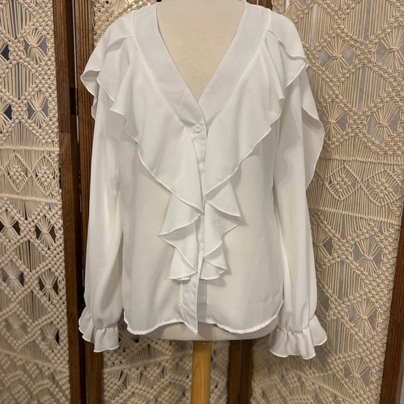 unbranded Tops - Chic White Ruffle Blouse